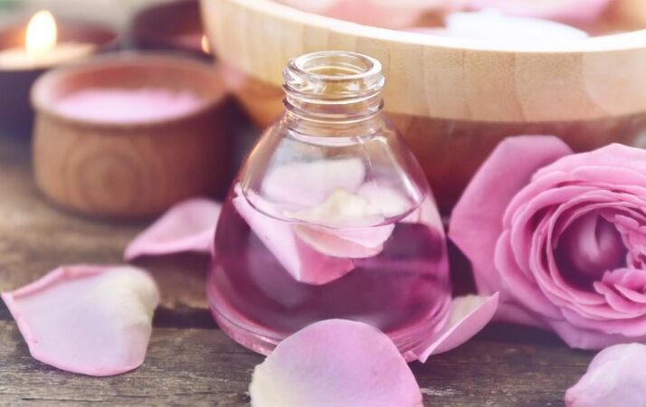 Lotion of rose petals